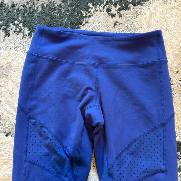 Zella To The Max Blue Marine Perforated Mid Rise Crop Leggings Size XS - Picture 4 of 10